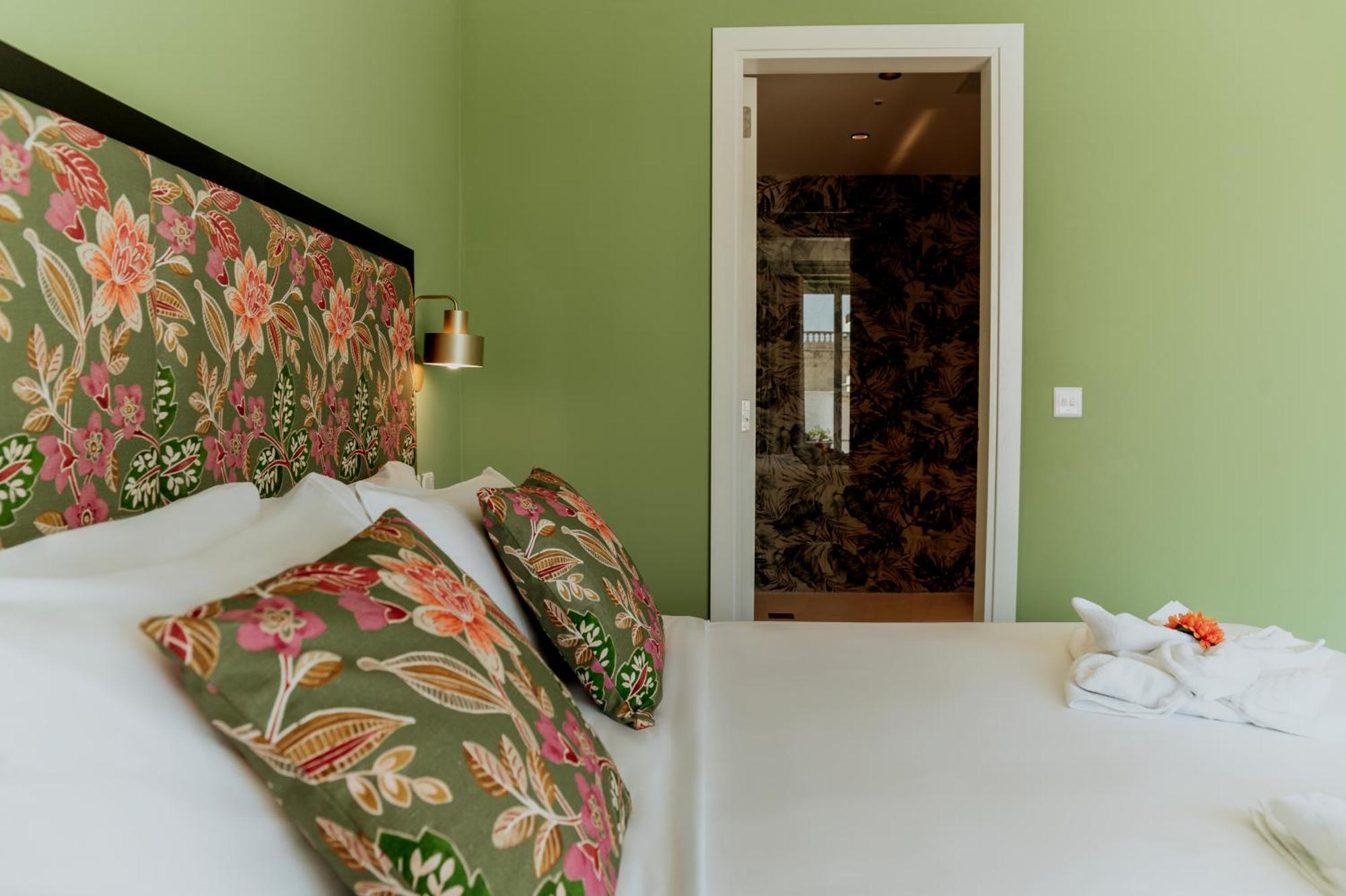 ואלטה King Charles Hotel מראה חיצוני תמונה