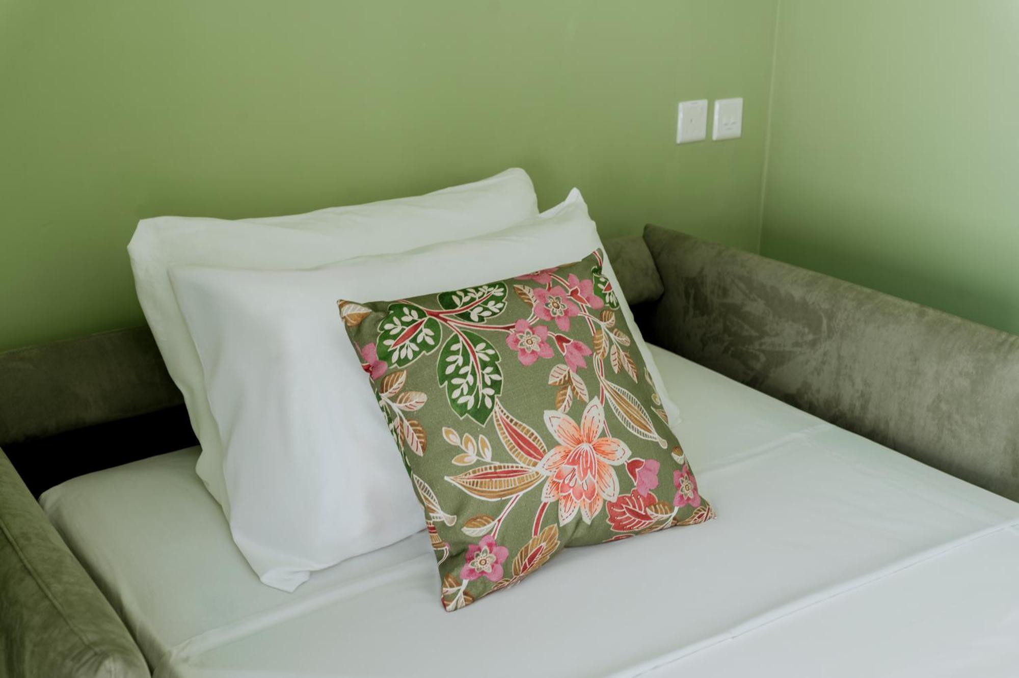 ואלטה King Charles Hotel מראה חיצוני תמונה